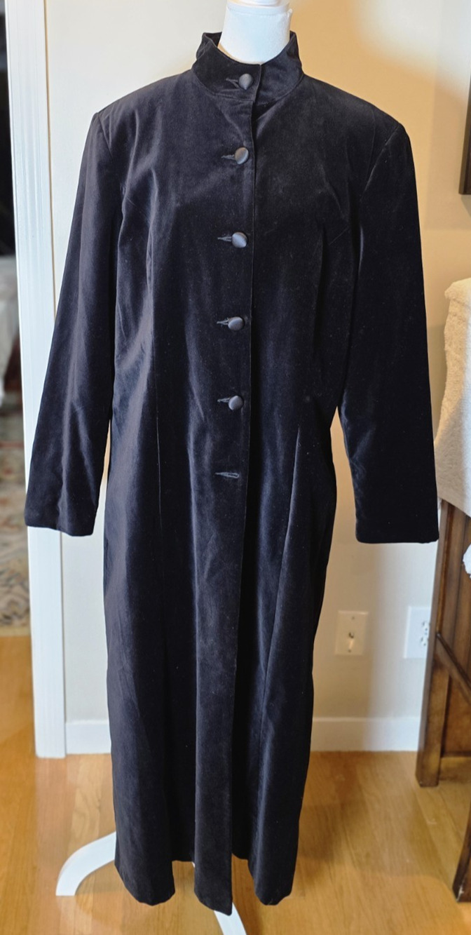 Boutique Europa NWOT Black Velvet Maxi Coat 18 Gothic Victorian Opera Duster